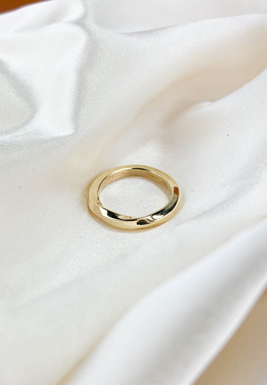 2mm Square Twist Ring – Handmade in Yellow, White or Rose Gold | 9ct or 18ct
