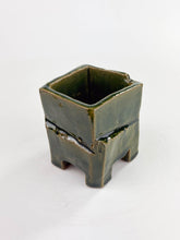 Load image into Gallery viewer, Small Planters
