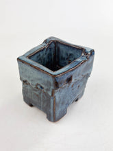 Load image into Gallery viewer, Small Planters
