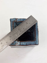 Load image into Gallery viewer, Small Planters
