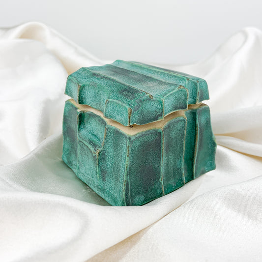 'Stilted' copper oxide