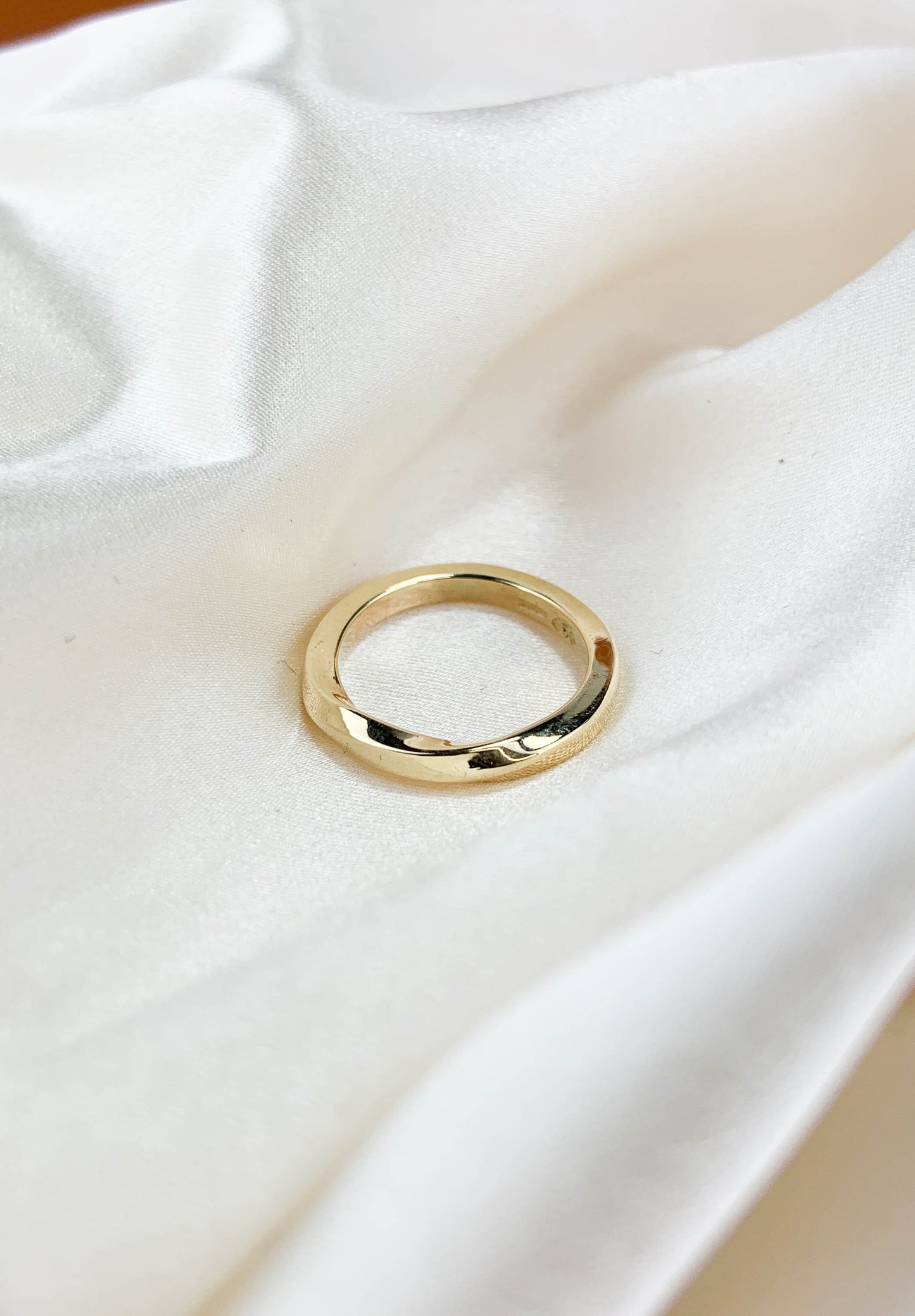 2mm Square Twist Ring – Handmade in Yellow, White or Rose Gold | 9ct or 18ct