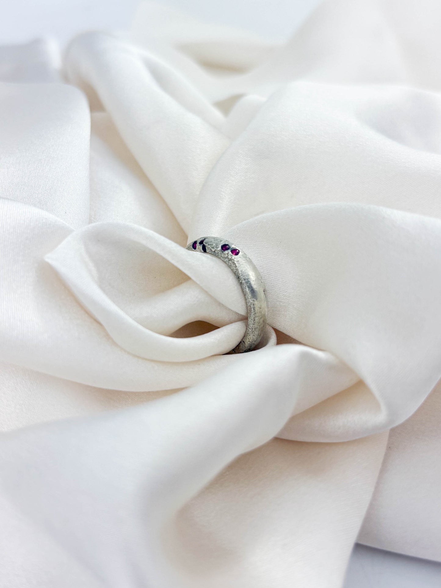 4mm Sand Cast Gold Ring with Scattered Rubies – Handmade in Recycled 9ct or 18ct Gold