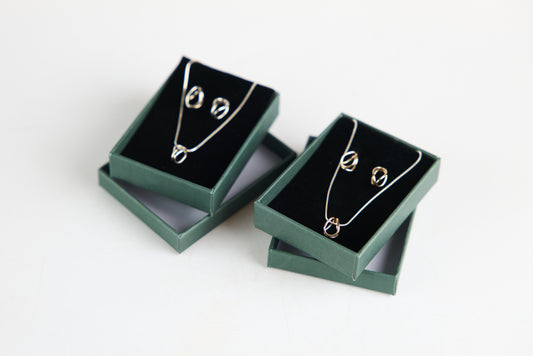 Link studs and pendant gift set